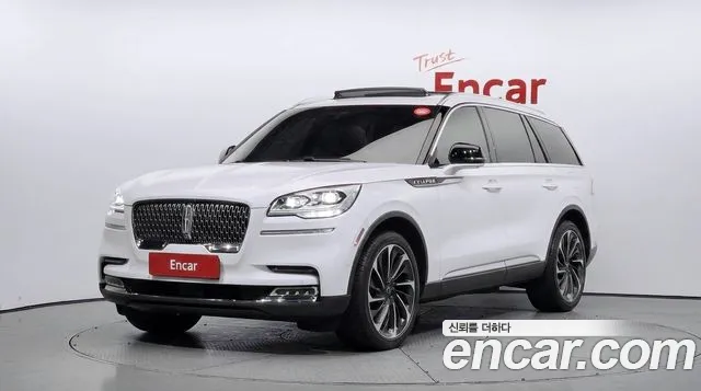 Lincoln Aviator 2023 — photo 1