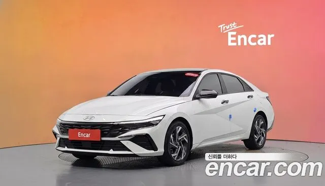 Hyundai AVANTE 2024 — photo 1
