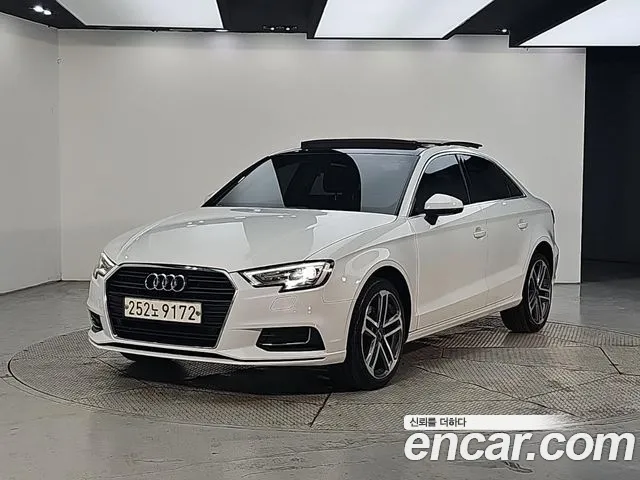 Audi A3 2020 — photo 1