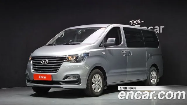 Hyundai Starex 2019 — photo 1