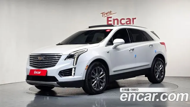 Cadillac XT5 2018 — photo 1