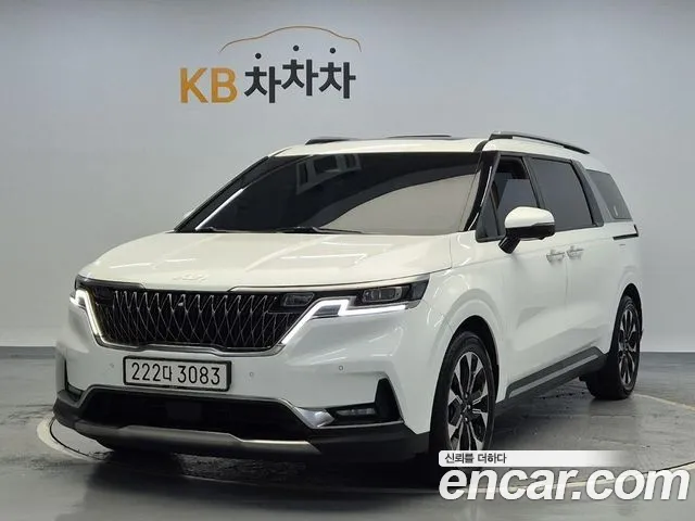 Kia Canival 2023 — photo 1