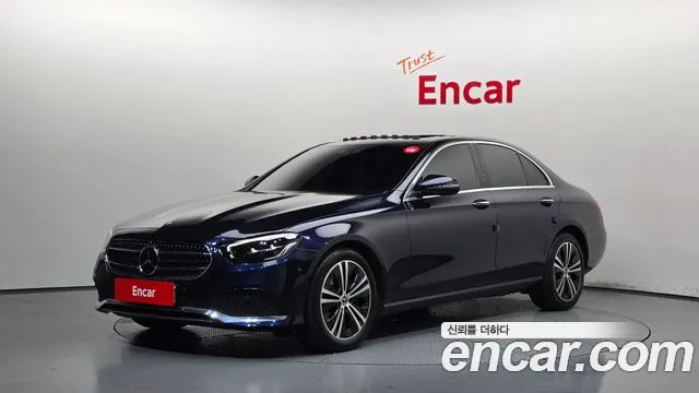 Mercedes-Benz E-Class 2022 — photo 1