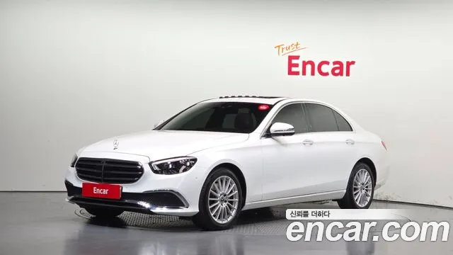 Mercedes-Benz E-Class 2023 — photo 1