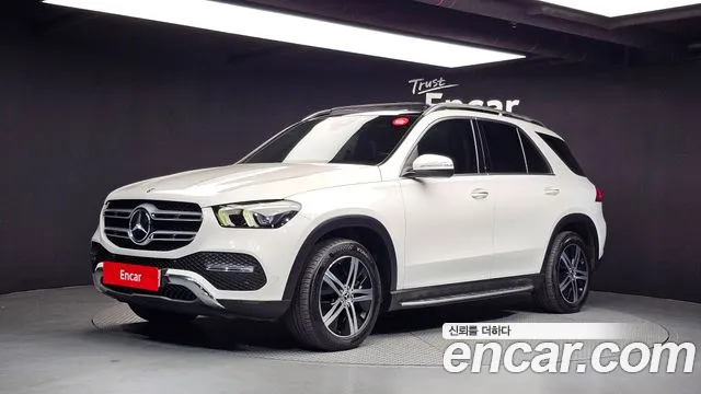 Mercedes-Benz GLE-Class 2020 — photo 1