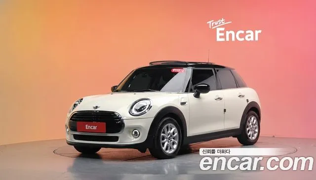 Mini Cooper 2020 — photo 1