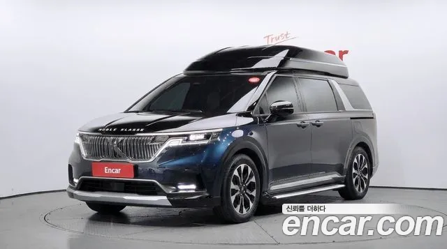 Kia Canival 2023 — photo 1