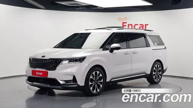 Kia Canival 2021 — photo 1