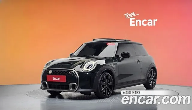 Mini Cooper 2023 — photo 1