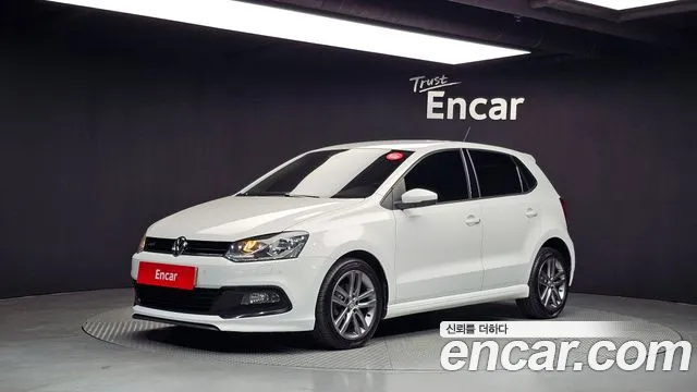 Volkswagen Polo 2015 — photo 1
