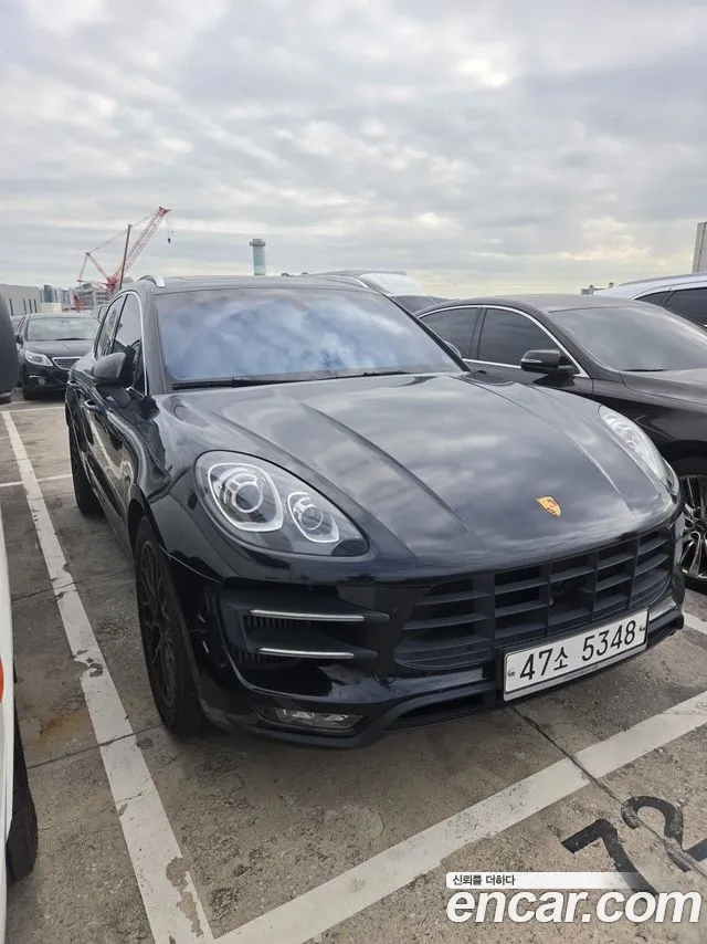 Porsche Macan 2015 — photo 1
