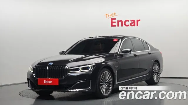 BMW 7-Series 2022 — photo 1