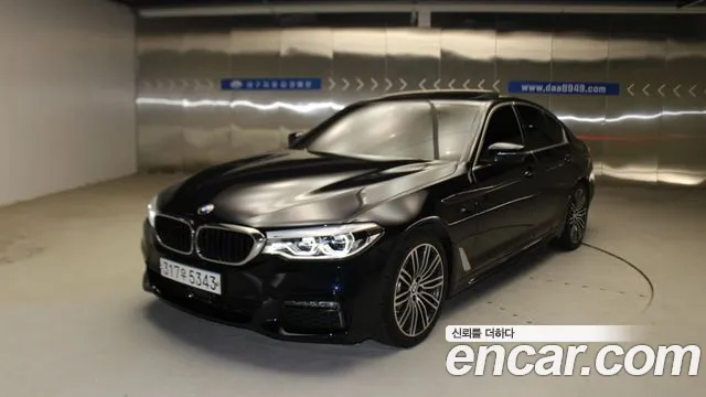 BMW 5-Series 2019 — photo 1