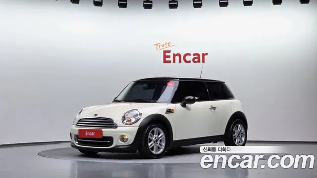 Mini Cooper 2012 — photo 1