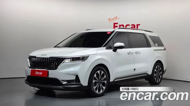 Kia Canival 2023 — photo 1