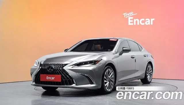 Lexus ES 2025 — photo 1