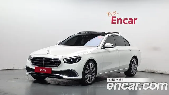 Mercedes-Benz E-Class 2022 — photo 1