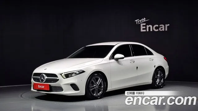 Mercedes-Benz A-Class 2020 — photo 1