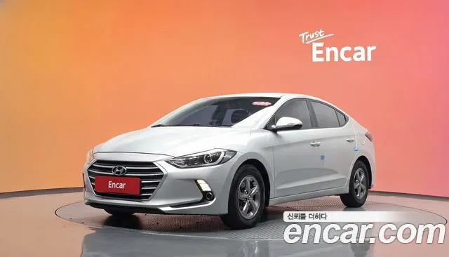 Hyundai AVANTE 2017 — photo 1