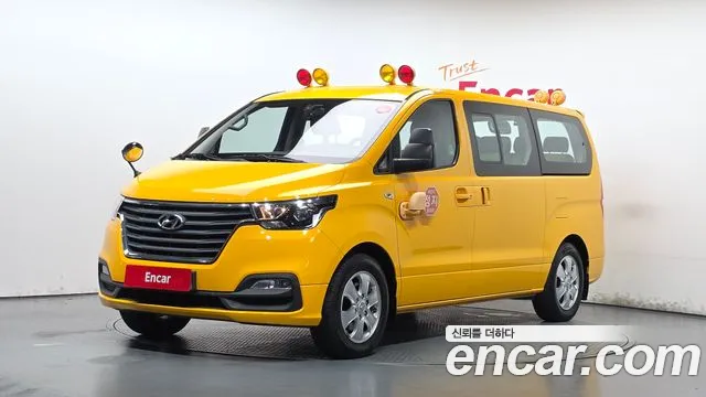 Hyundai Starex 2021 — photo 1