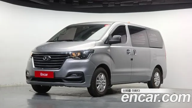 Hyundai Starex 2019 — photo 1