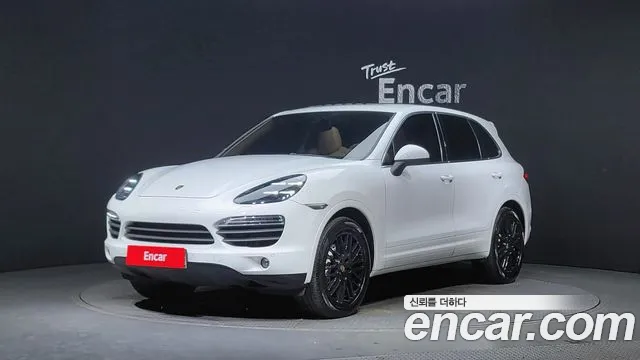 Porsche Cayenne 2012 — photo 1