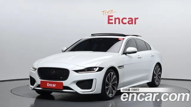 Jaguar XE 2020 — photo 1