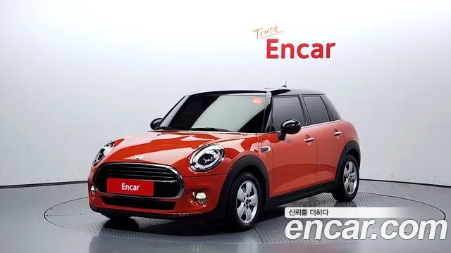 Mini Cooper 2019 — photo 1