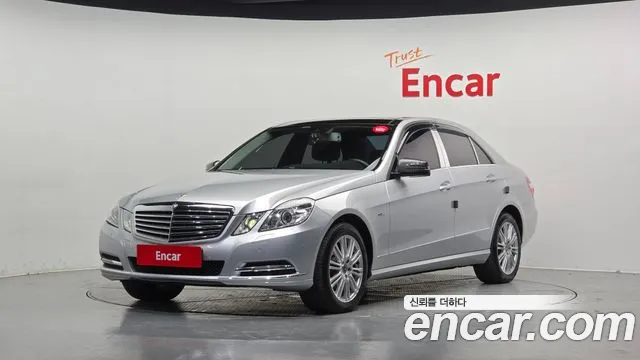 Mercedes-Benz E-Class 2012 — photo 1