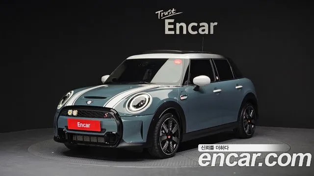 Mini Cooper 2023 — photo 1