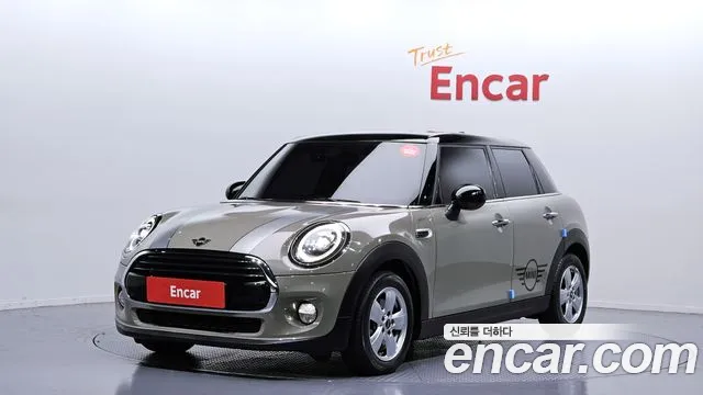 Mini Cooper 2019 — photo 1