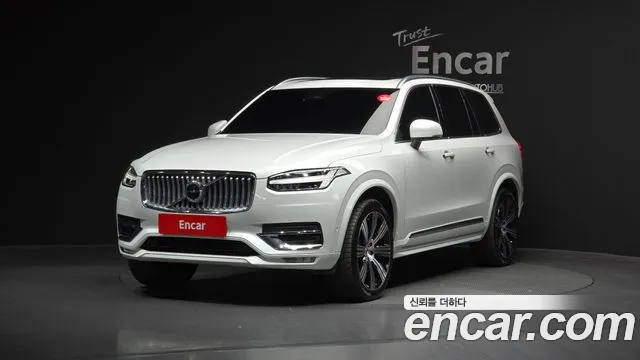 Volvo XC90 2023 — photo 1