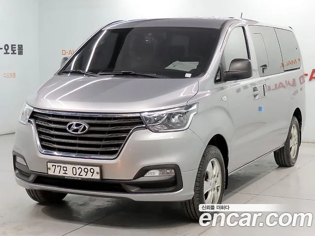 Hyundai Starex 2018 — photo 1