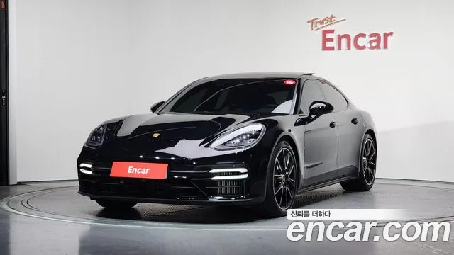Porsche Panamera 2021 — photo 1