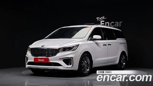 Kia Canival 2019 — photo 1