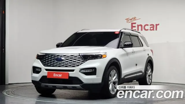Ford Explorer 2022 — photo 1