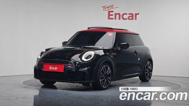 Mini Cooper 2023 — photo 1