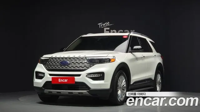 Ford Explorer 2022 — photo 1