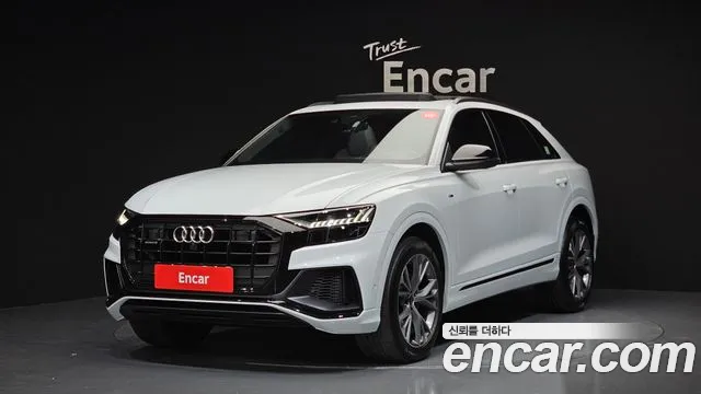 Audi Q8 2022 — photo 1