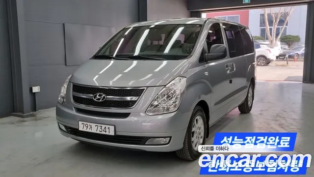 Hyundai Starex 2011 — photo 1