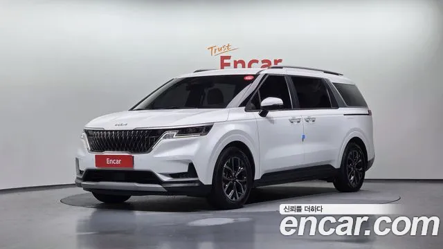 Kia Canival 2023 — photo 1