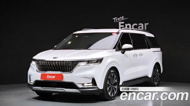 Kia Canival 2021 — photo 1