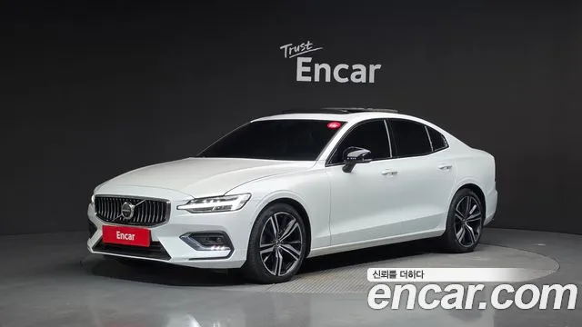 Volvo S60 2022 — photo 1