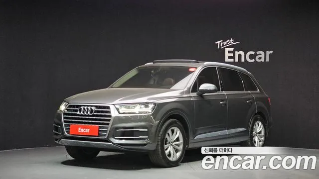 Audi Q7 2019 — photo 1