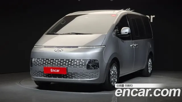 Hyundai Staria 2022 — photo 1