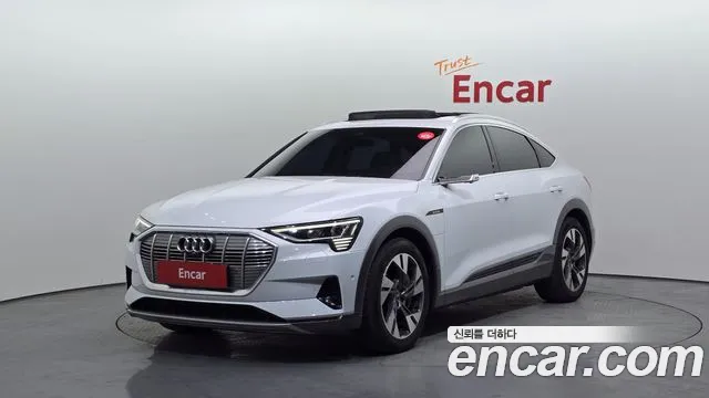 Audi e-tron 2021 — photo 1