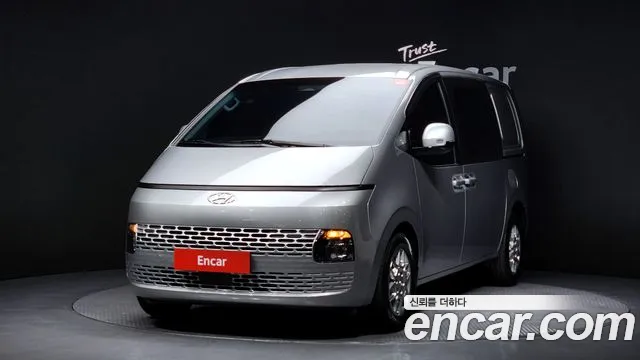 Hyundai Staria 2024 — photo 1