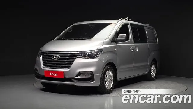 Hyundai Starex 2019 — photo 1