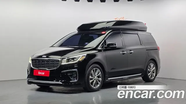 Kia Canival 2020 — photo 1
