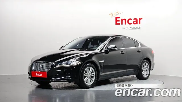 Jaguar XF 2012 — photo 1